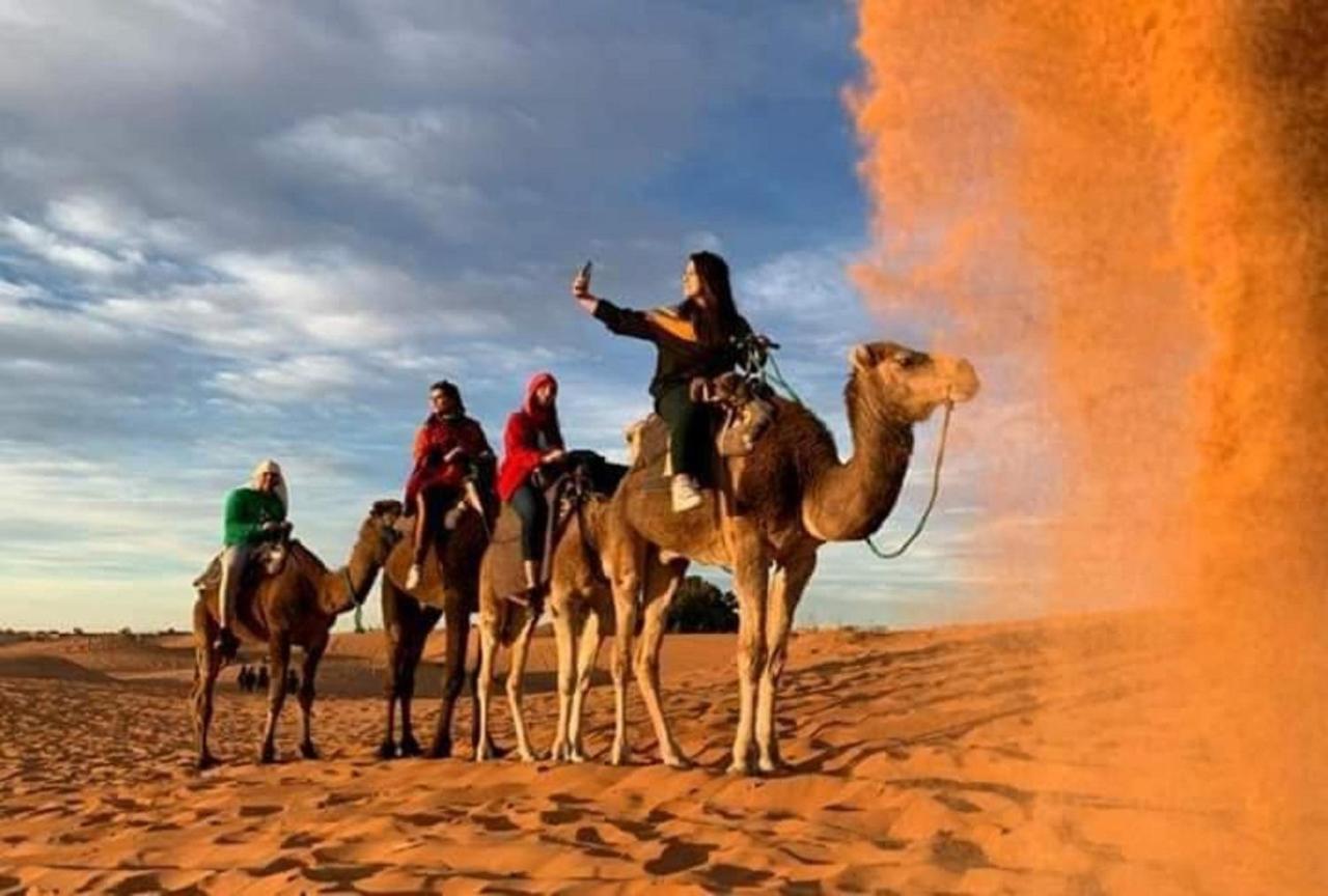 L'Homme Du Desert A Мерзуга Экстерьер фото